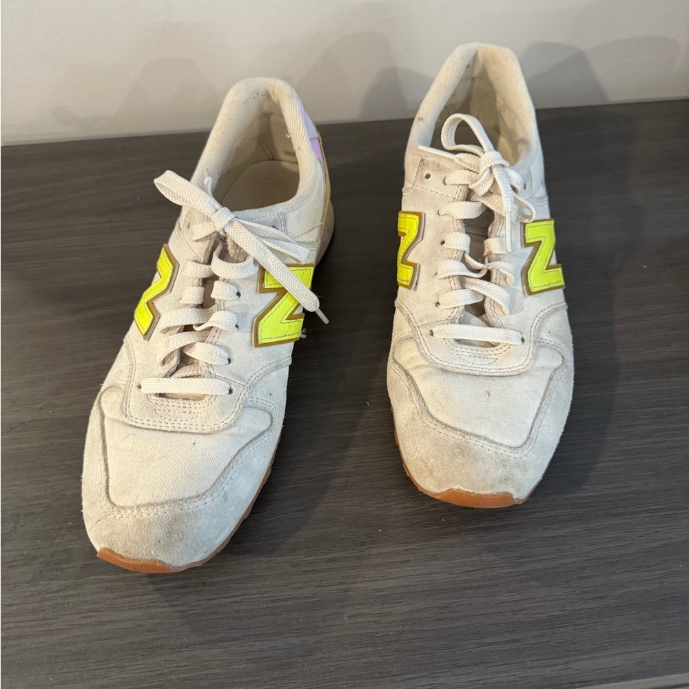 New Balance 696
